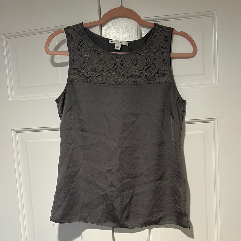Banana Republic Gray Fitted Sleeveless Tank Top